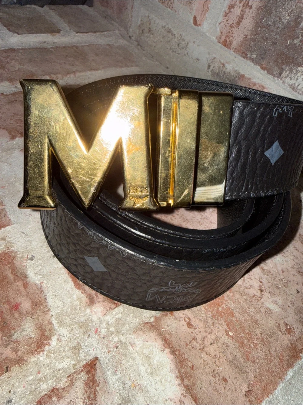 Mens MCM Black Leather Belt with Gold M Buckle size 50/125